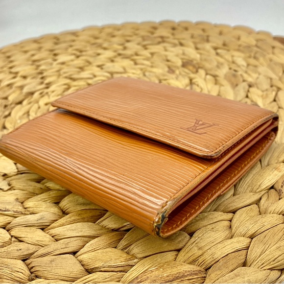 LOUIS VUITTON LOGO CARAMEL BROWN EPI LEATHER BIFOLD BRASS MONEY WALLET POUCH - Picture 3 of 11